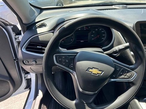 Used 2023 Chevrolet Malibu LS FWD image 18