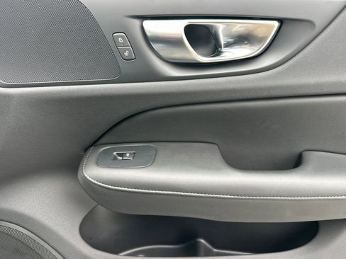 Certified 2025 Volvo S60 B5 Core FWD image 19