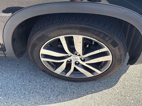 Used 2016 Honda Pilot Touring image 2