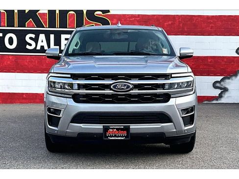 Used 2024 Ford Expedition Limited image 3