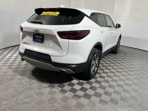 Used 2022 Chevrolet Equinox Premier w/ LPO, Floor Liner Package AWD/4WD image 8