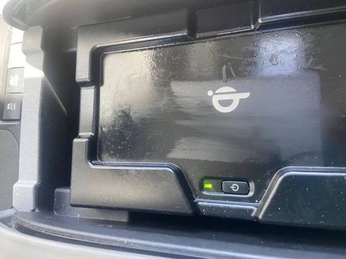 Used 2020 Toyota Highlander XLE image 18