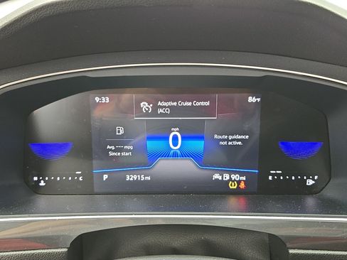 Certified 2024 Volkswagen Tiguan SE FWD image 20