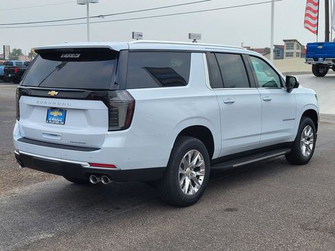 New 2026 Chevrolet Suburban Premier image 5