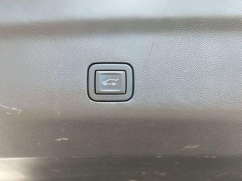 Used 2023 Chevrolet Suburban Premier RWD image 30