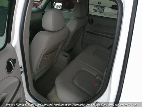 Used 2006 Chevrolet HHR LT image 21