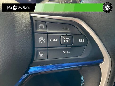 Used 2023 Jeep Grand Cherokee Trailhawk AWD/4WD image 14