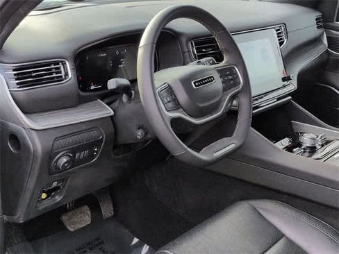 Used 2024 Jeep Wagoneer Series III image 10