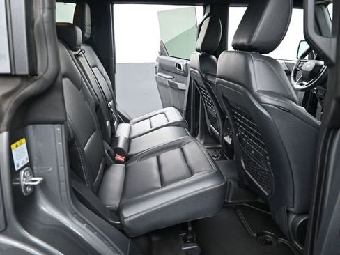 Used 2025 Ford Bronco Badlands image 20