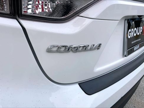 Used 2025 Toyota Corolla LE FWD image 30