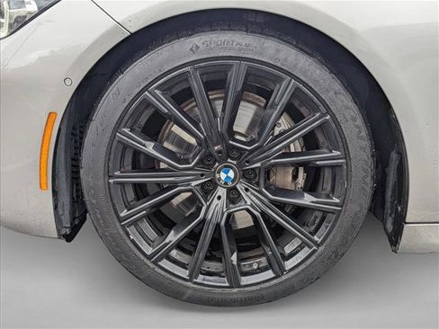 Used 2021 BMW 740i w/ Luxury Rear Seating Package RWD image 9
