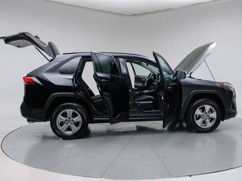 Used 2025 Toyota RAV4 XLE AWD/4WD image 15