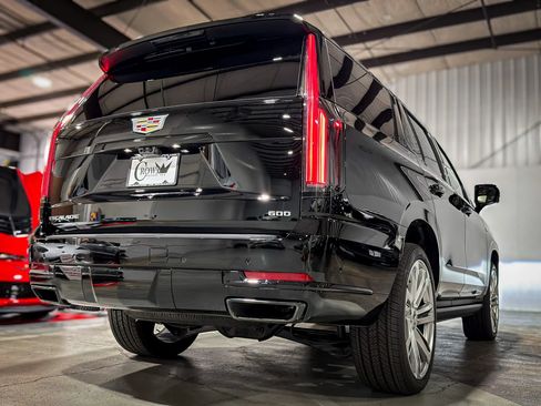 Used 2026 Cadillac Escalade Platinum Sport AWD/4WD image 7