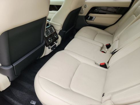 Used 2019 Land Rover Range Rover HSE image 30
