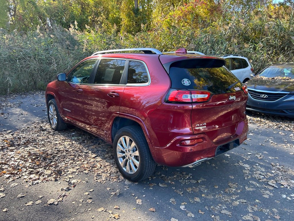 Used 2017 Jeep Cherokee Overland AWD/4WD image 6