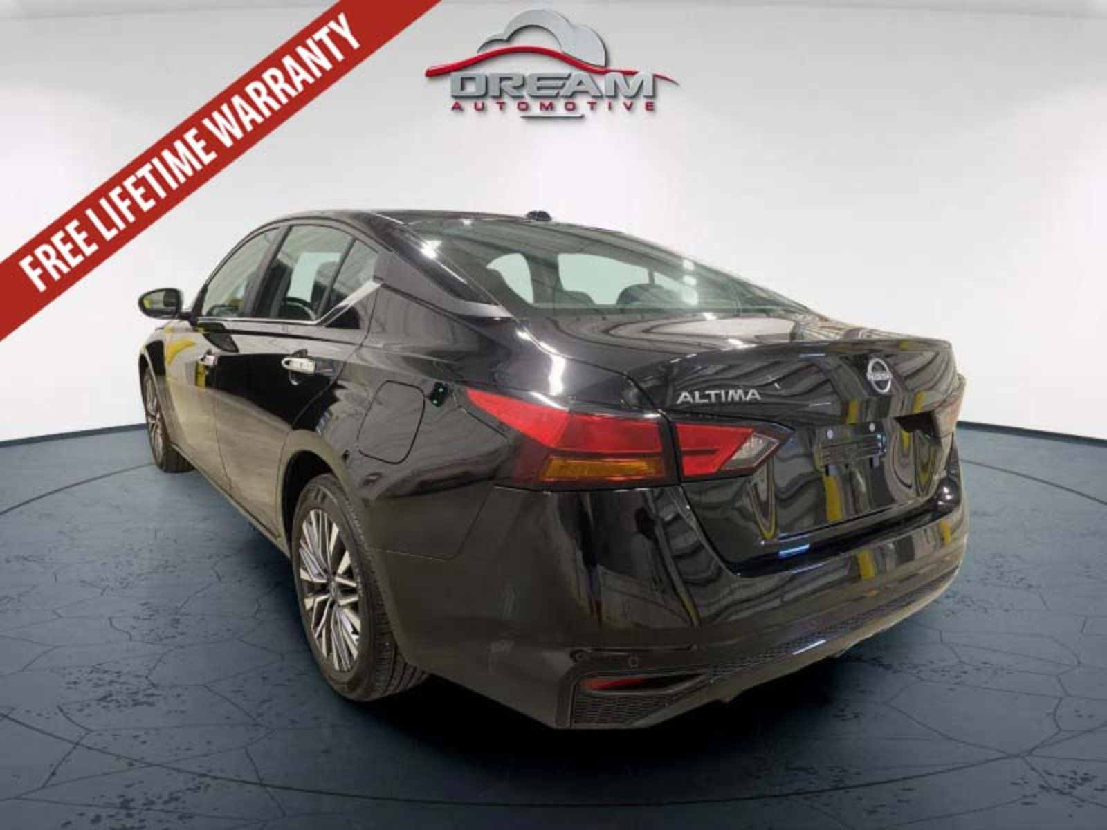 Used 2025 Nissan Altima 2.5 SV AWD/4WD image 5