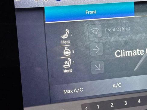 Used 2024 Jeep Wagoneer L Series II w/ Flexible Seating Group AWD/4WD image 8