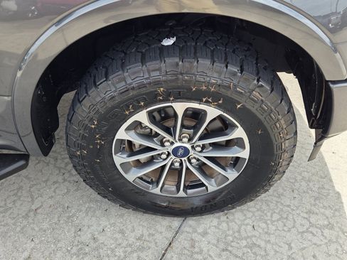 Used 2019 Ford F150 XLT w/ Equipment Group 302A Luxury AWD/4WD image 13