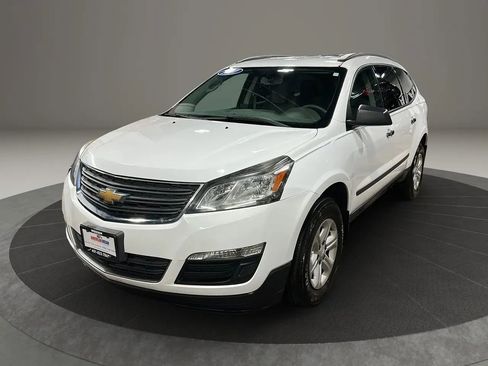 Used 2017 Chevrolet Traverse LS image 1