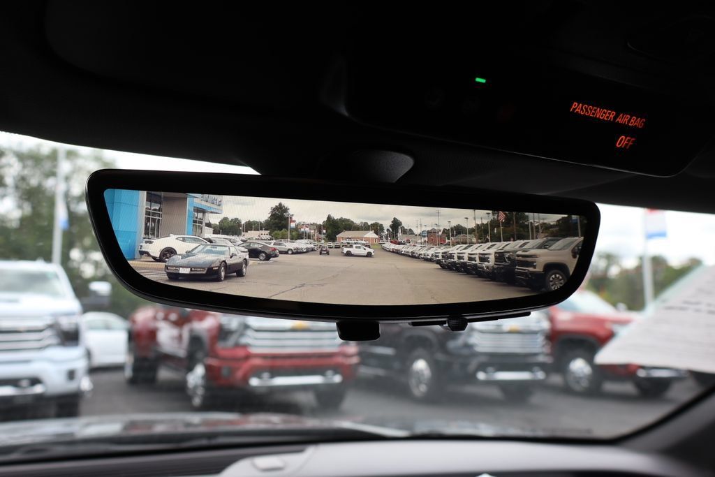 Used 2022 Chevrolet Camaro ZL1 RWD image 18