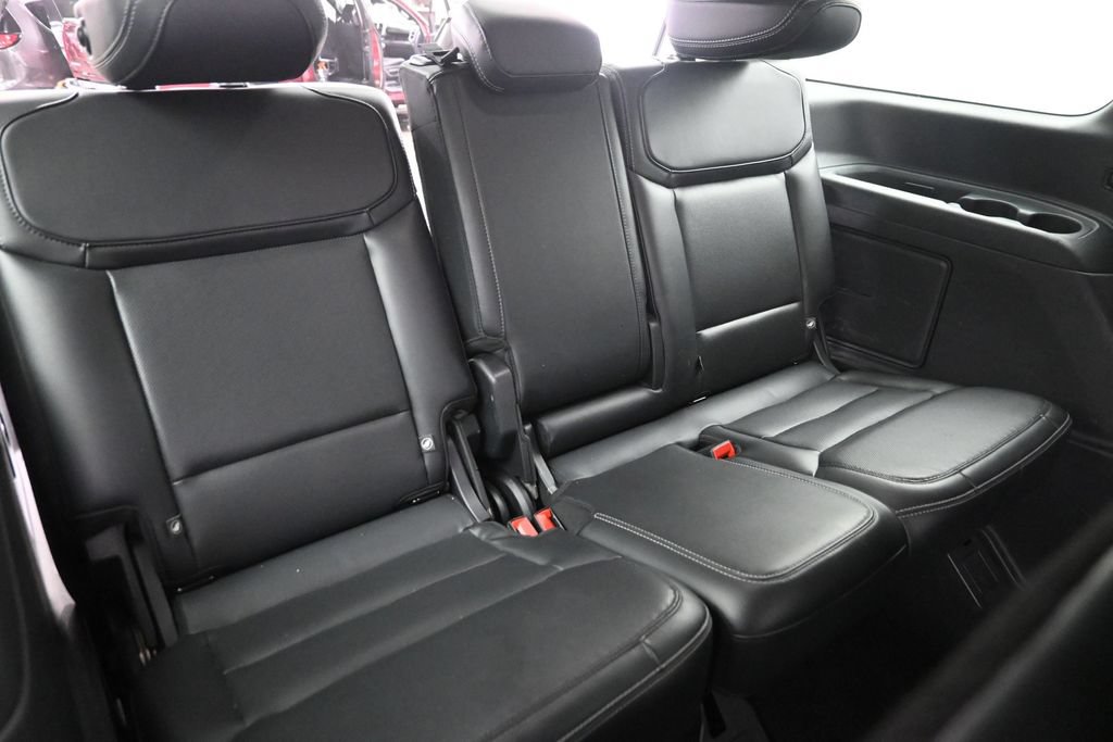 Used 2025 Ford Expedition Platinum w/ Driver's Package AWD/4WD image 11
