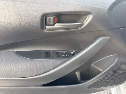 Used 2022 Toyota Corolla LE image 18