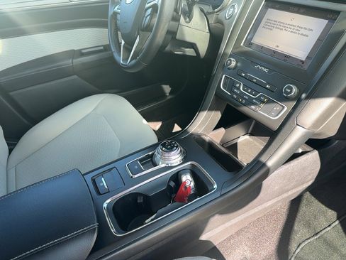 Used 2019 Ford Fusion SE w/ Equipment Group 151A image 13