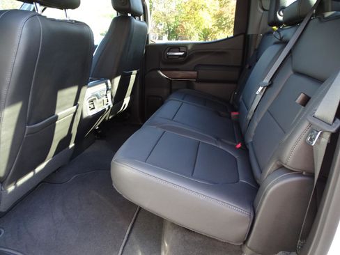 Used 2021 GMC Sierra 1500 SLT w/ SLT Convenience Package image 9