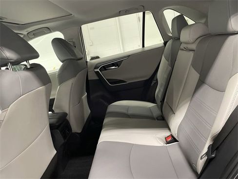 Used 2025 Toyota RAV4 Limited image 17
