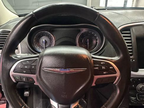 Used 2016 Chrysler 300 Limited image 13