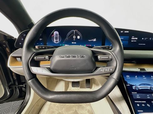 Used 2024 Lucid Air Touring AWD/4WD image 17