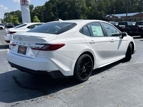 New 2026 Toyota Camry SE w/ Convenience Package FWD image 3