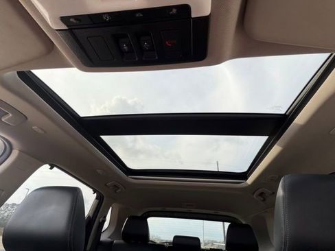 Used 2022 Nissan Rogue Platinum w/ Head-Up Display Package image 23