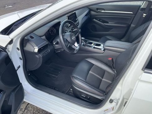 Certified 2024 Nissan Altima 2.5 SR image 10