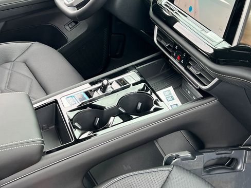 New 2026 Volkswagen Atlas SE image 11