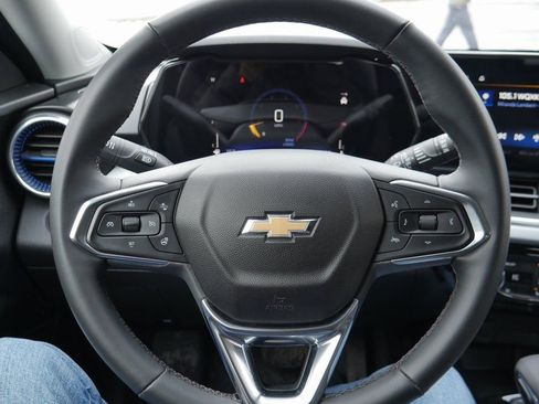 Used 2024 Chevrolet Trax LT w/ Driver Confidence Package image 11