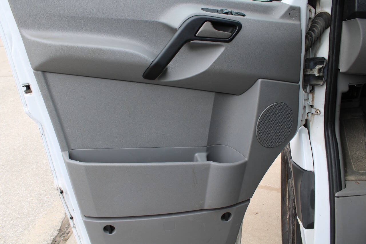Used 2015 Mercedes-Benz Sprinter 2500 image 9