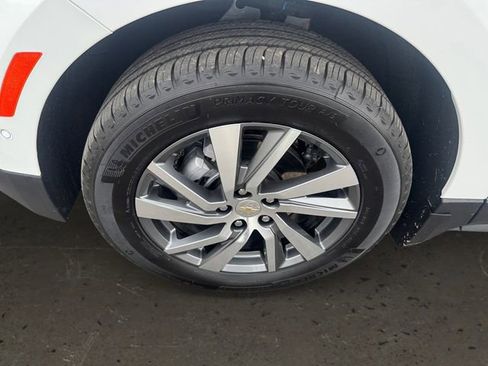 Used 2024 Chevrolet Equinox Premier AWD/4WD image 9