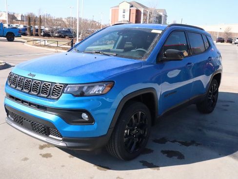 New 2026 Jeep Compass Latitude image 10