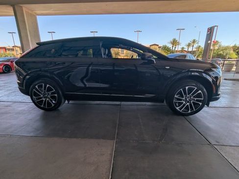 Used 2026 Cadillac Optiq Sport 1 RWD image 8