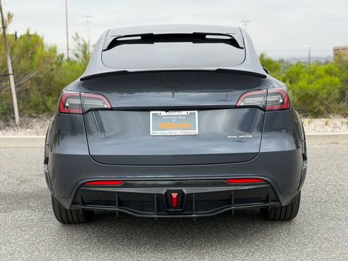 Used 2022 Tesla Model Y Long Range AWD/4WD image 8