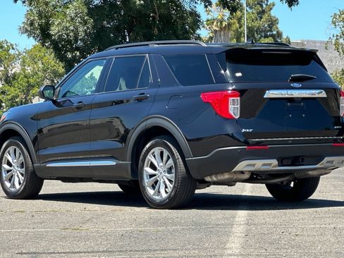 Certified 2023 Ford Explorer XLT w/ Equipment Group 202A AWD/4WD image 5