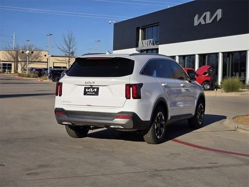 New 2026 Kia Sorento S w/ S Panoramic Sunroof Package FWD image 4