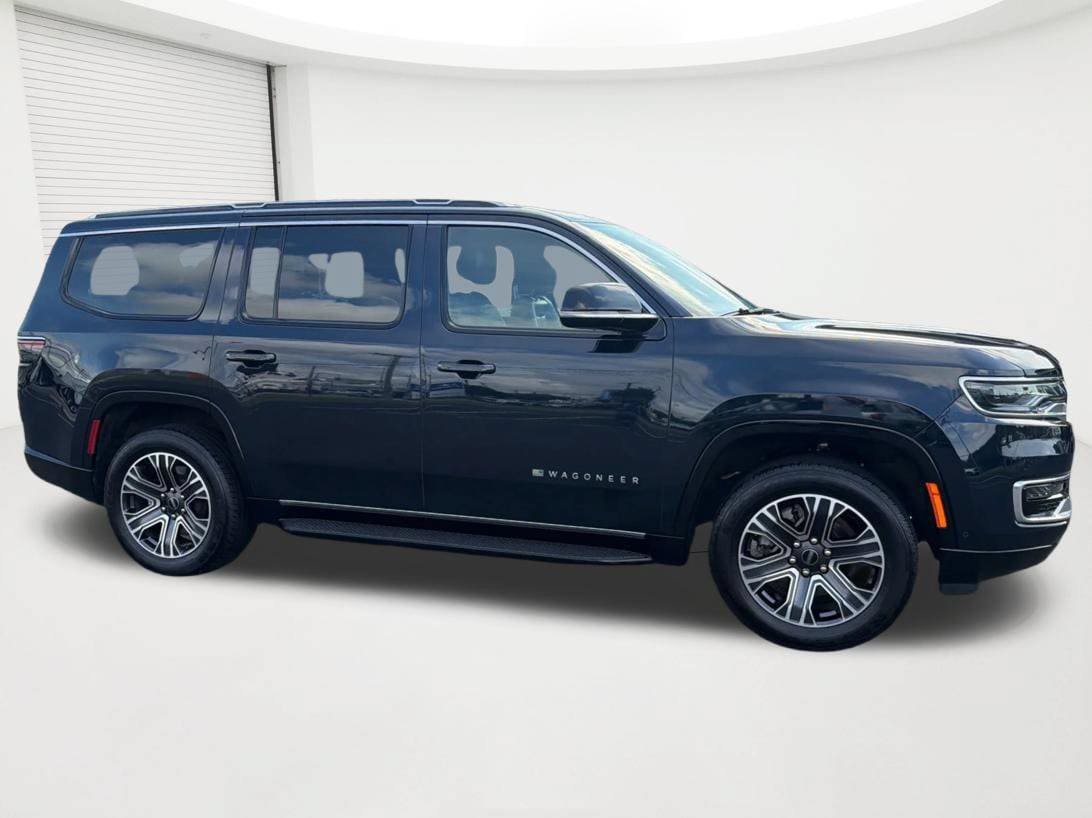 Used 2025 Jeep Wagoneer Series II AWD/4WD image 4