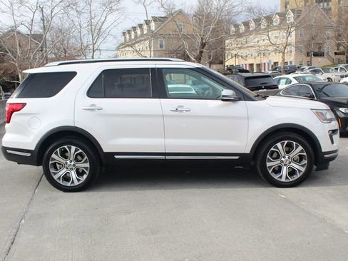Used 2019 Ford Explorer Platinum image 11