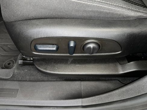 Certified 2022 GMC Terrain SLE w/ Driver Convenience Package image 6