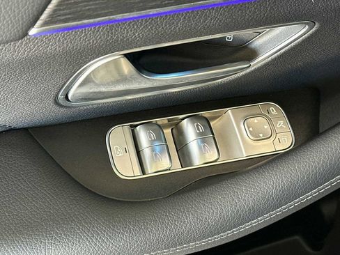 Used 2025 Mercedes-Benz GLE 450e 4MATIC image 12