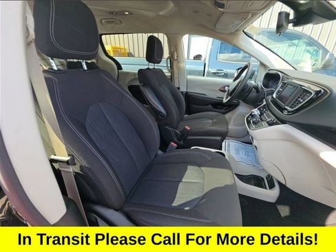 Used 2024 Chrysler Voyager LX FWD image 5