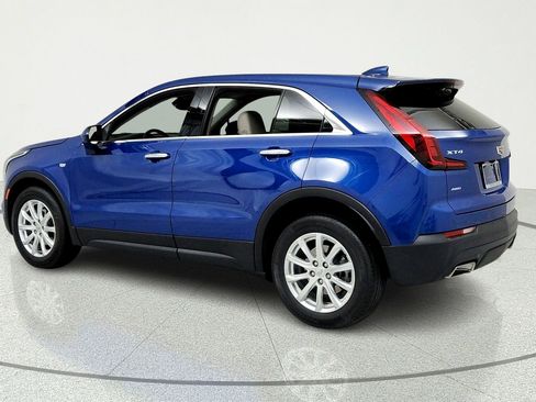 Certified 2023 Cadillac XT4 Luxury w/ Cold Weather Package AWD/4WD image 3