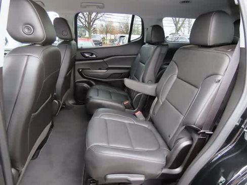 Used 2023 GMC Acadia SLT w/ Preferred Package image 14